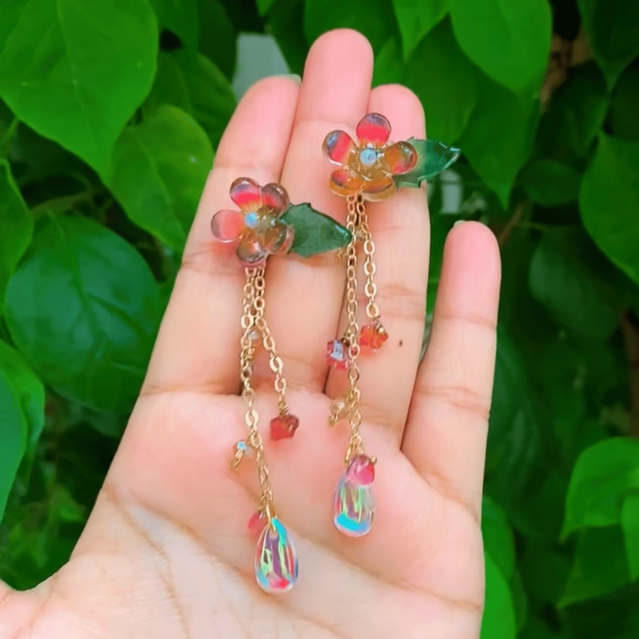 Bloom flower with chain drop