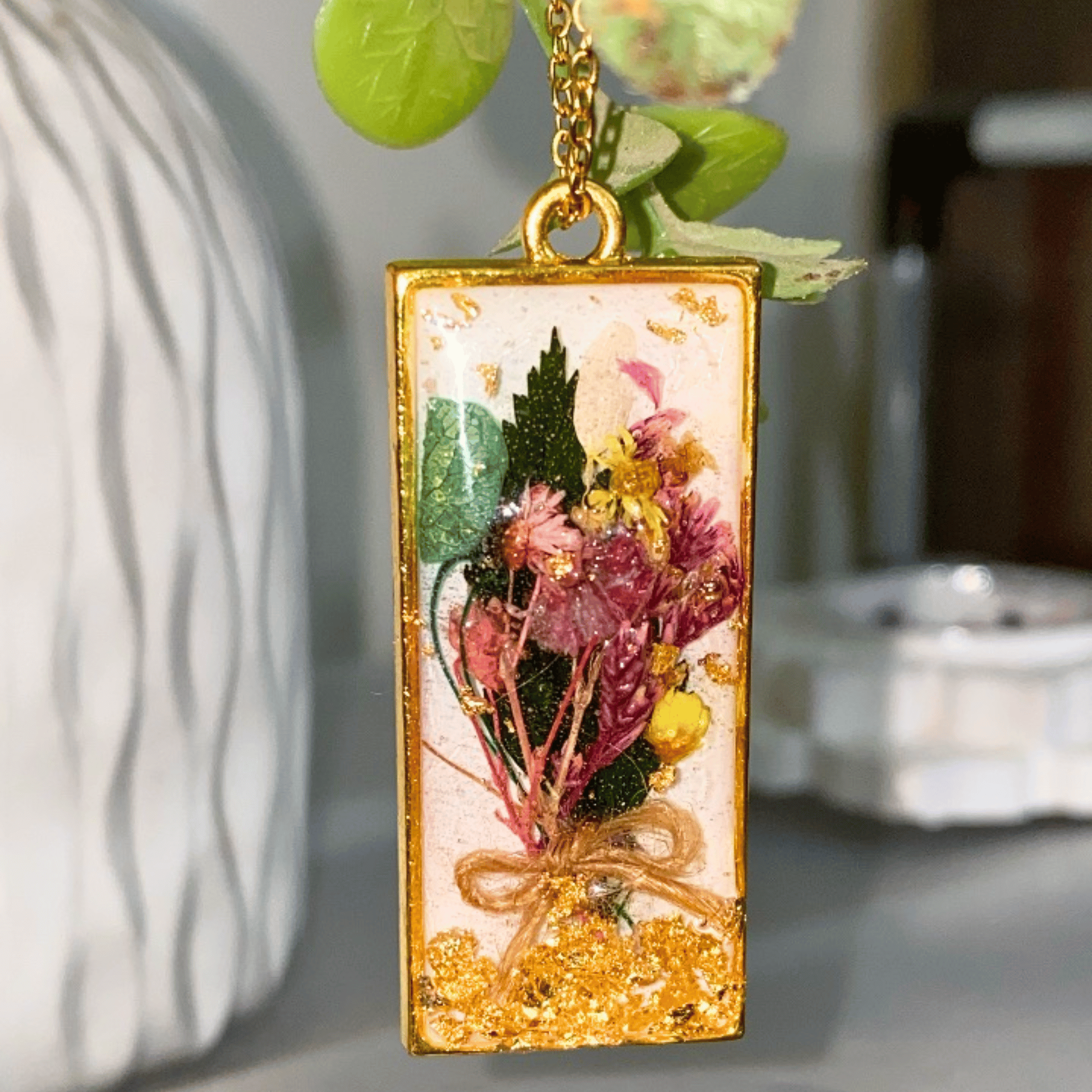 Bouquet pendent