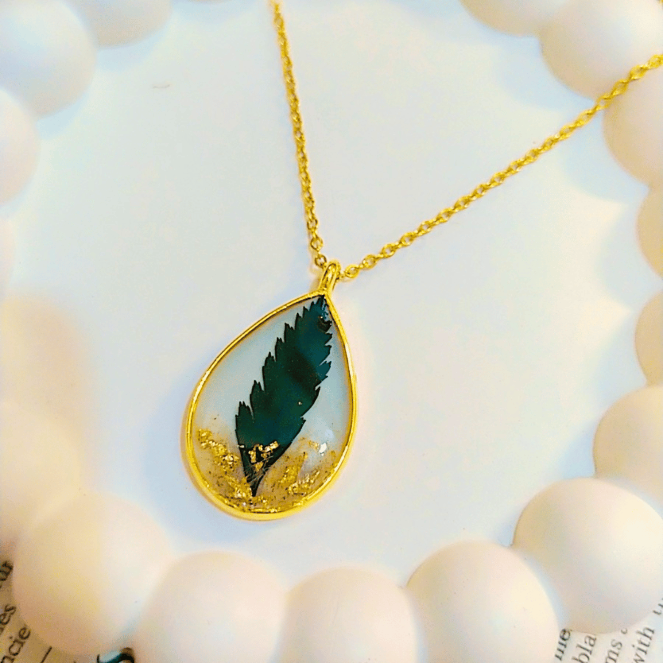 Leaf pendent