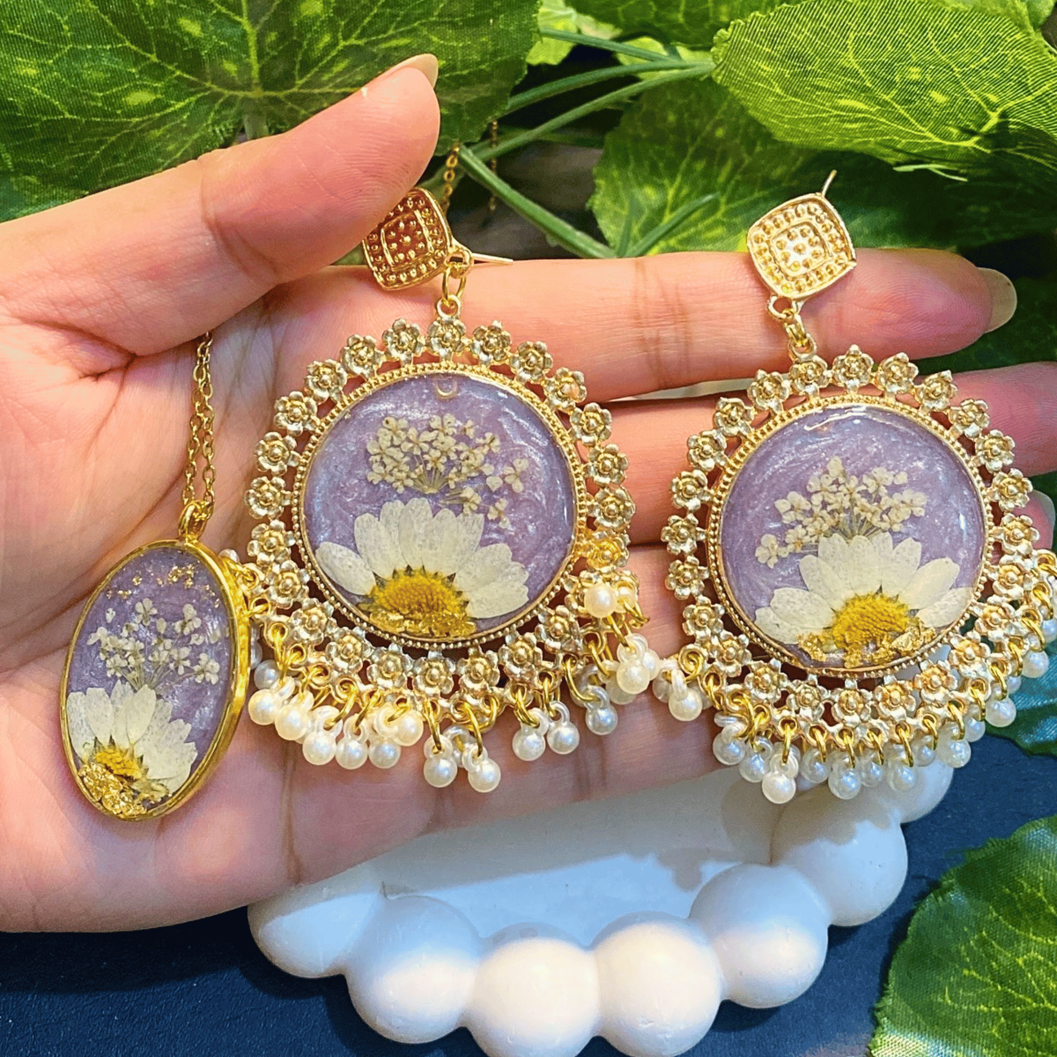Lilac bloom jhumka